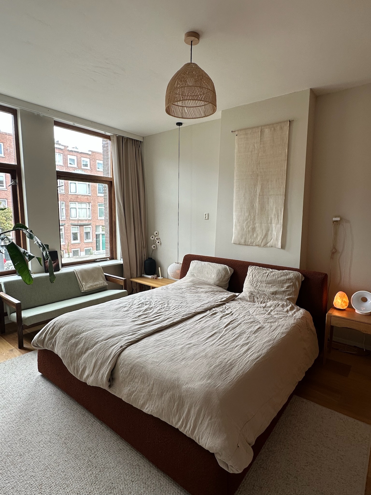 Very bright, spacious and calm Rotterdam apartment