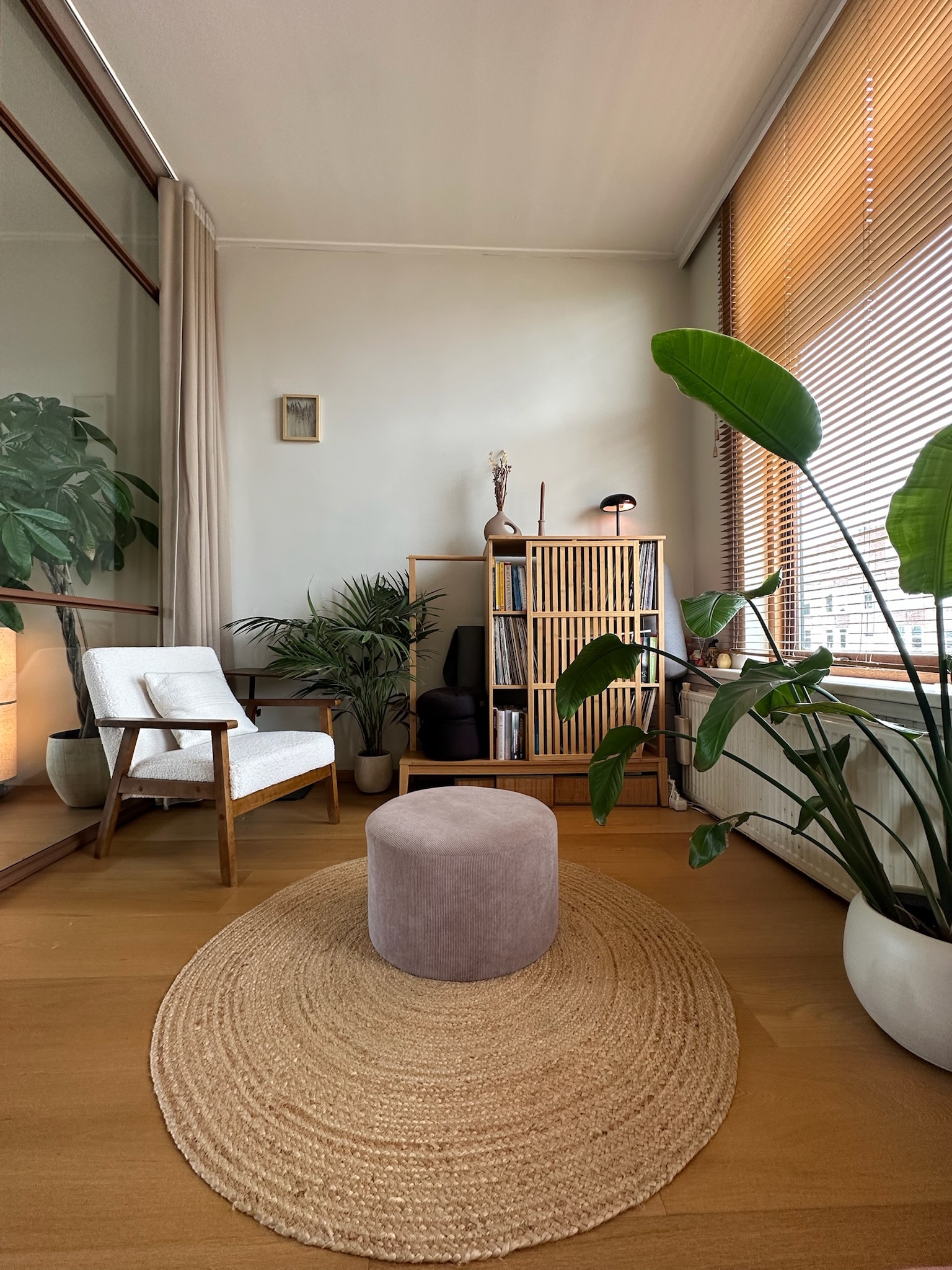 Very bright, spacious and calm Rotterdam apartment