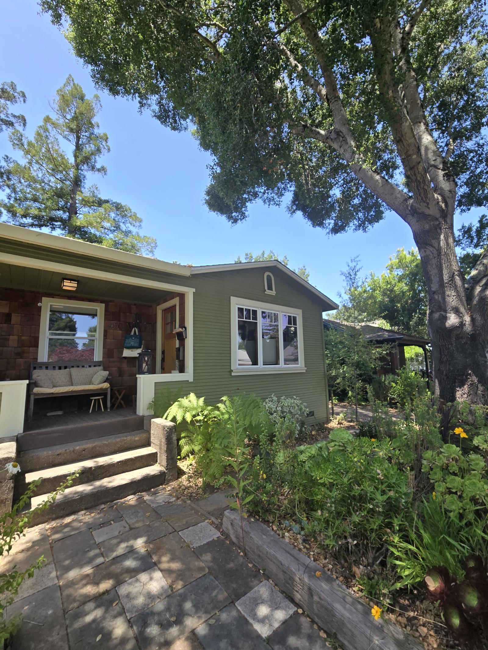 Cottage Under the Oak
