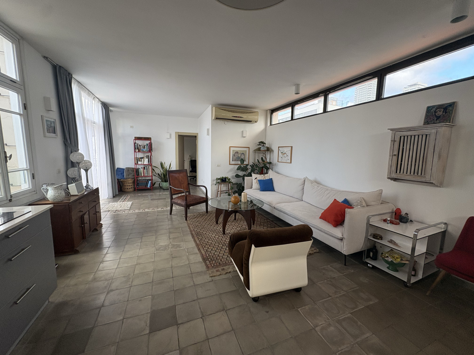 Beautiful designer penthouse near the beach