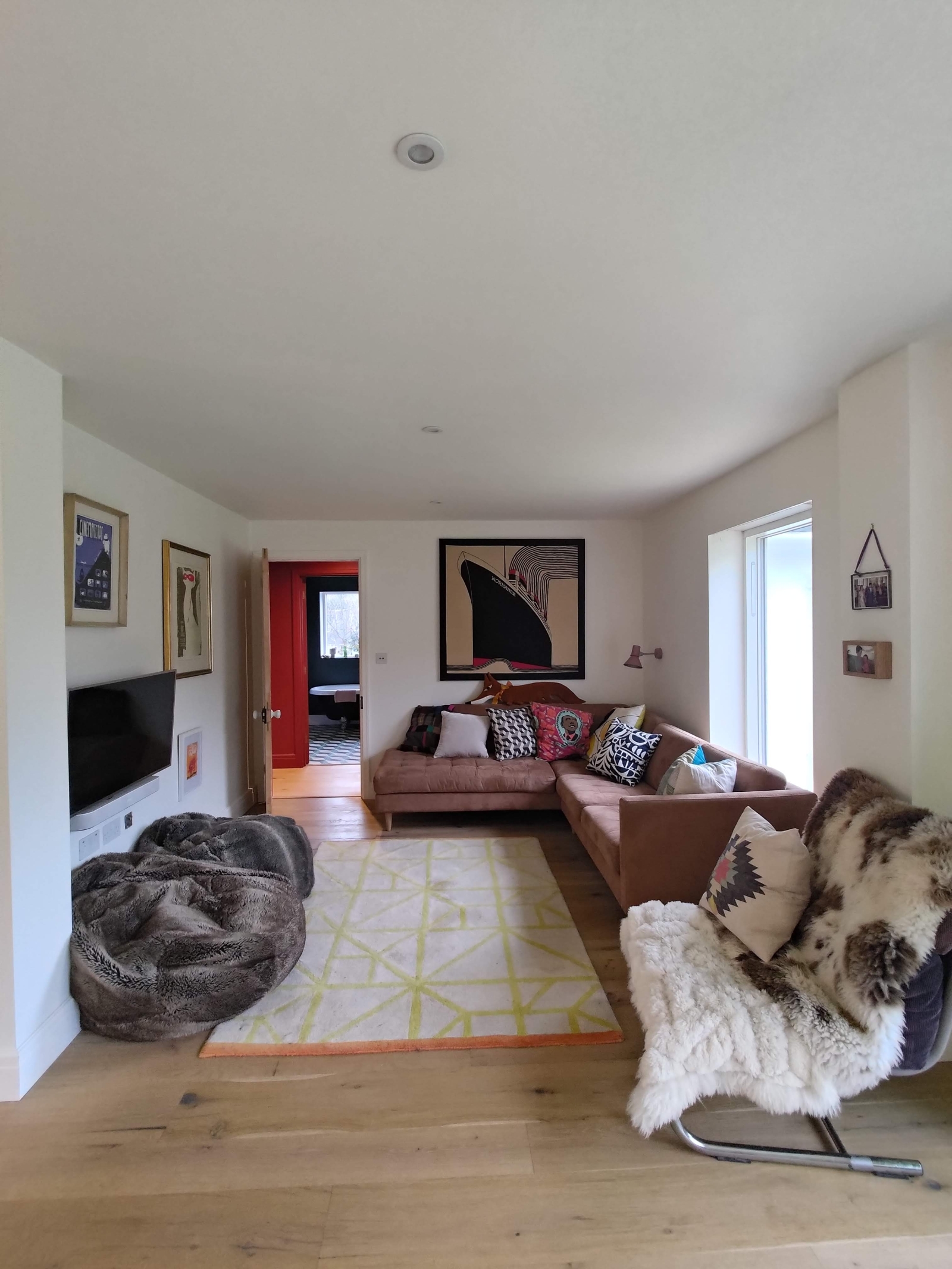 Peaceful family home with a huge garden a short walk to good surf beach