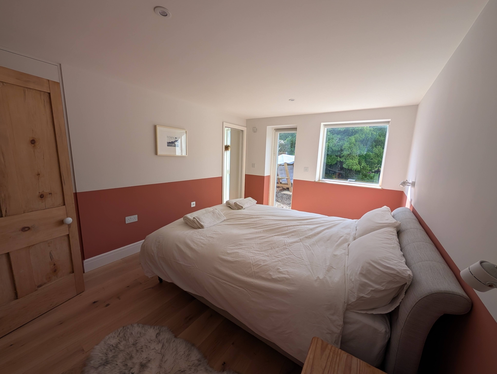 Peaceful family home with a huge garden a short walk to good surf beach