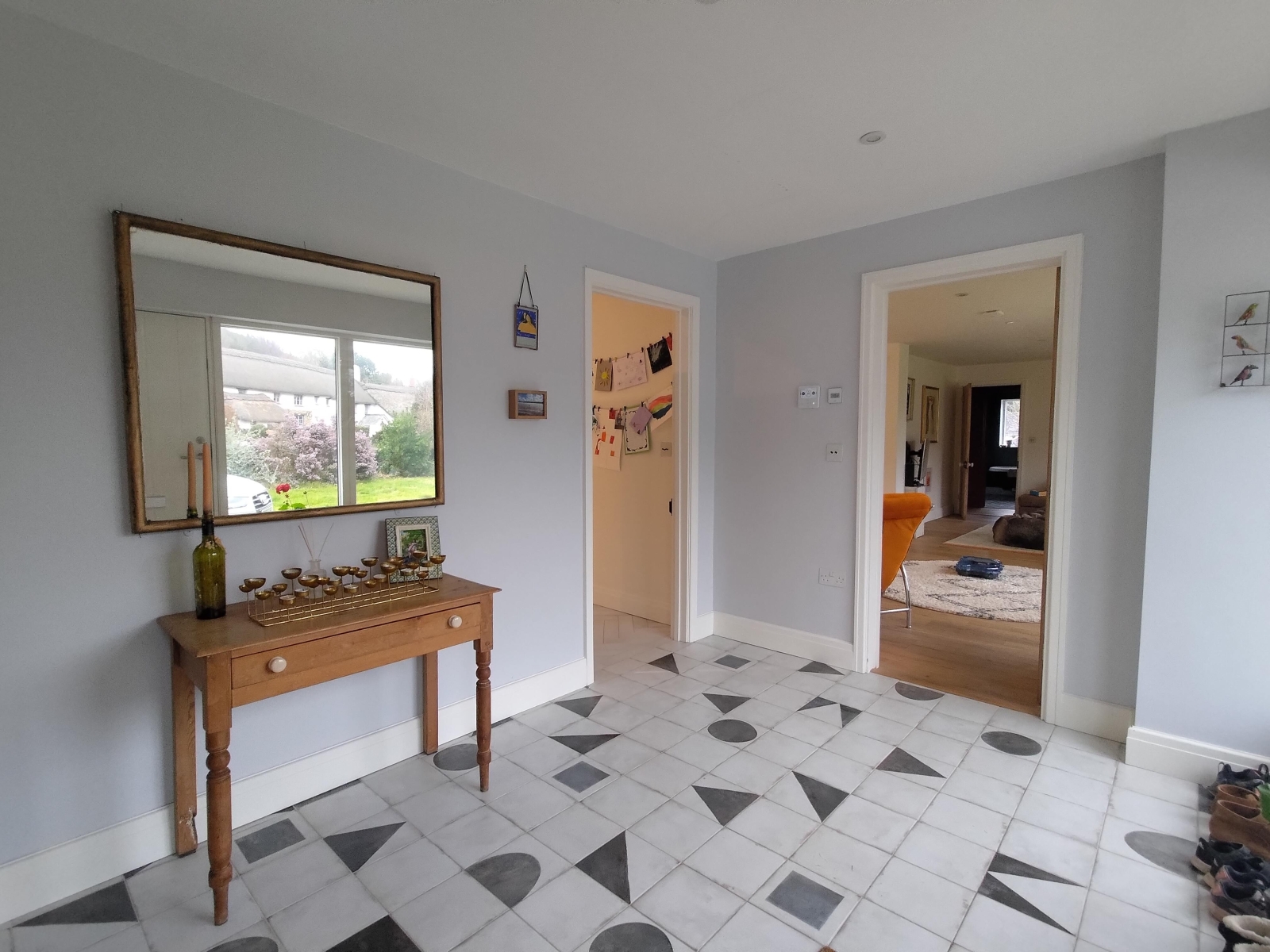 Peaceful family home with a huge garden a short walk to good surf beach