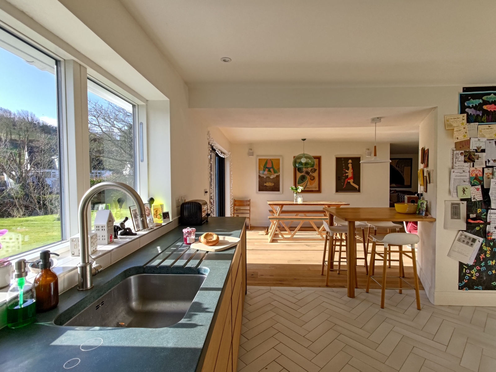 Peaceful family home with a huge garden a short walk to good surf beach