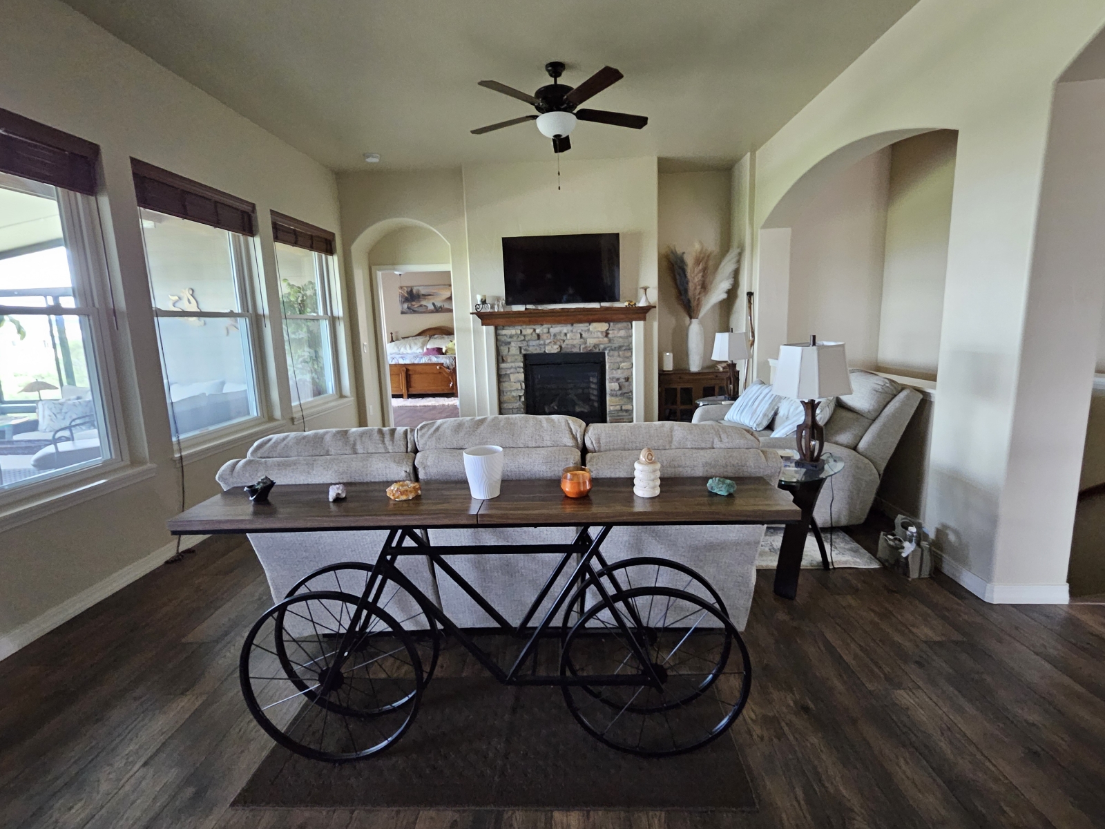 Home with Pikes Peak views!