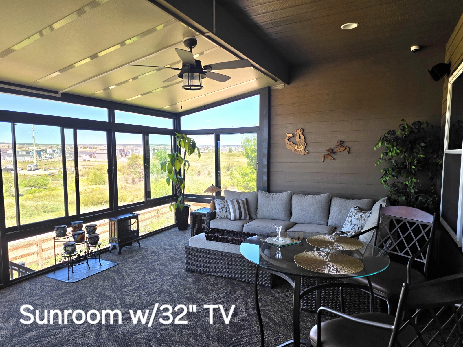 Home with Pikes Peak views!