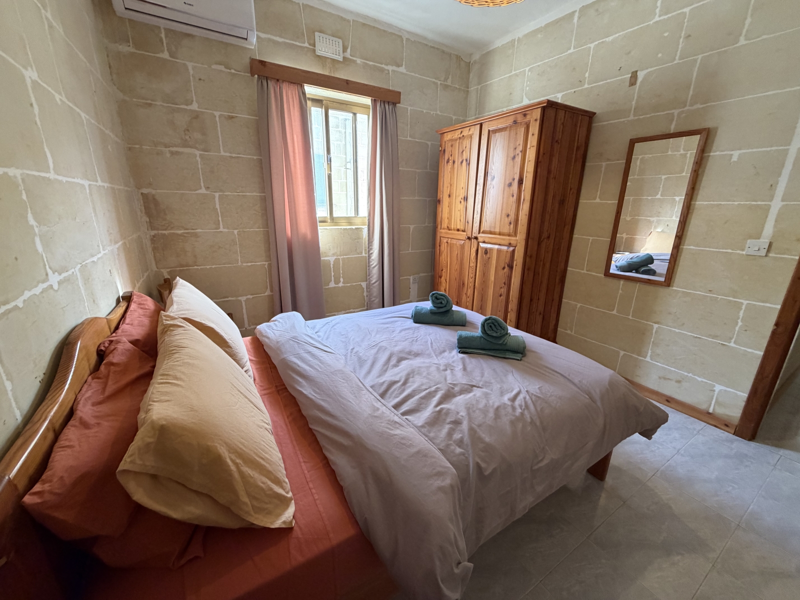 Stunning Seaviews & Sunsets from a Traditional Apartment (Gozo)