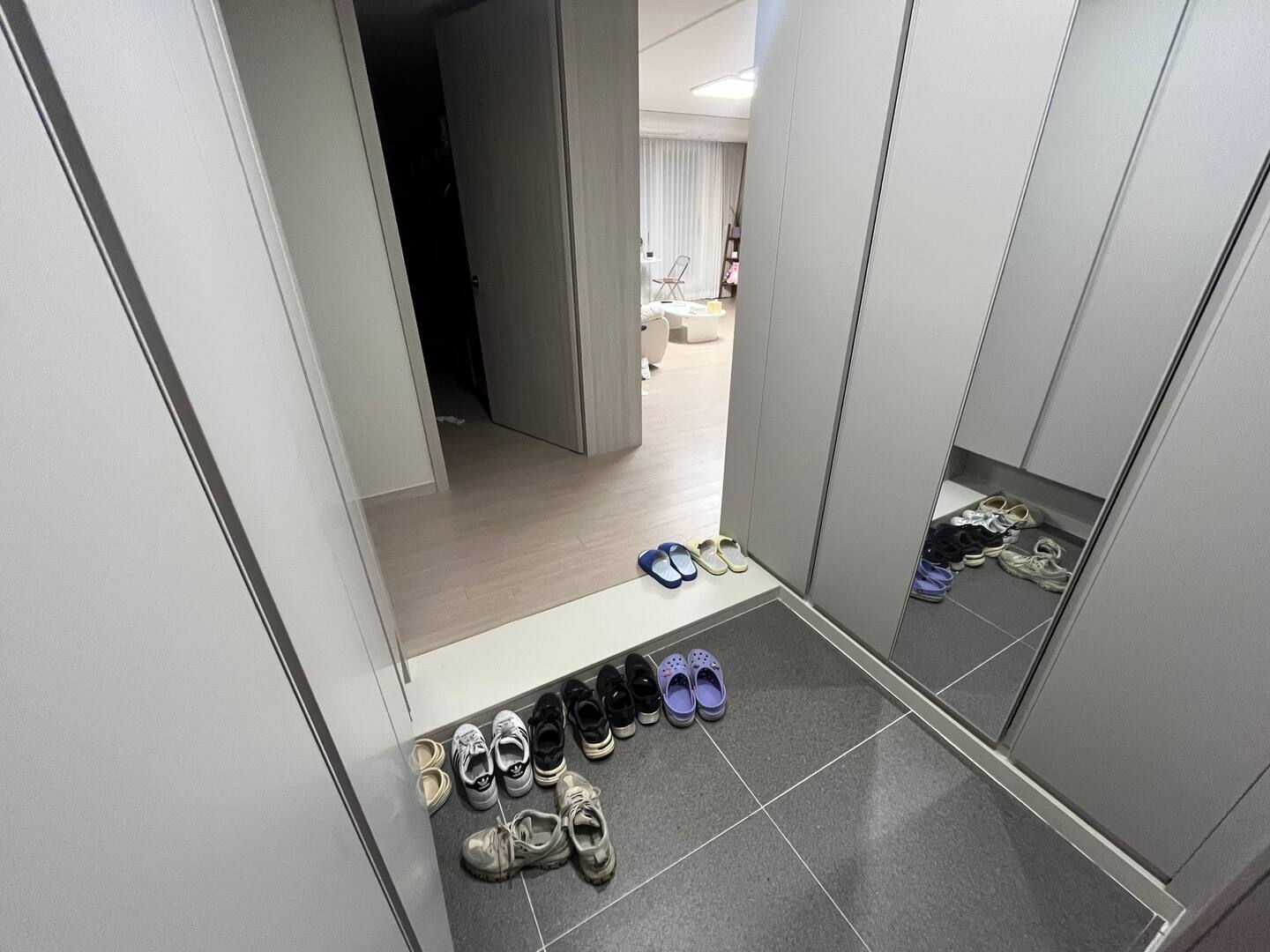 Modern Private Room in a Seoul Apartment near Central Seoul