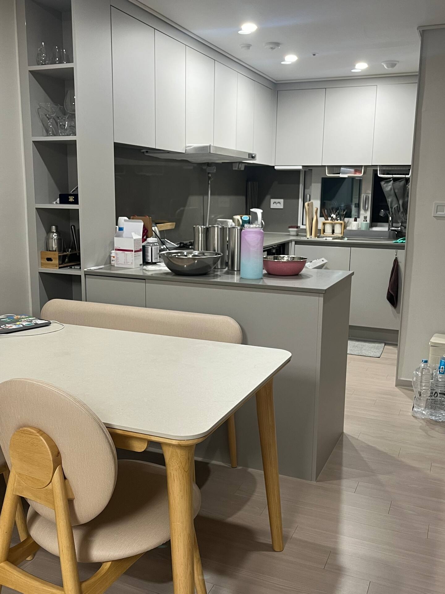 Modern Private Room in a Seoul Apartment near Central Seoul