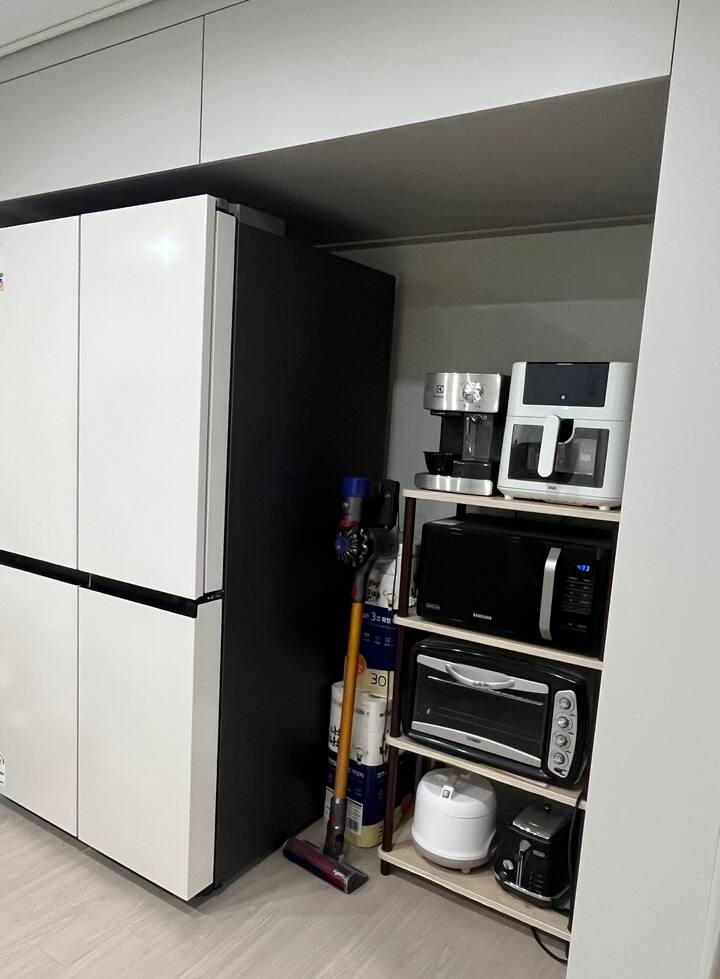 Modern Private Room in a Seoul Apartment near Central Seoul