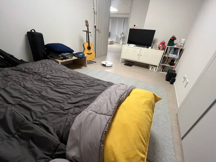 Modern Private Room in a Seoul Apartment near Central Seoul