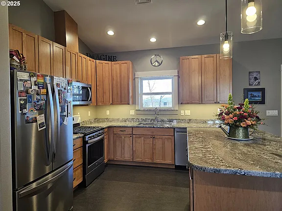 Charming home in Joseph with beautiful mountain views