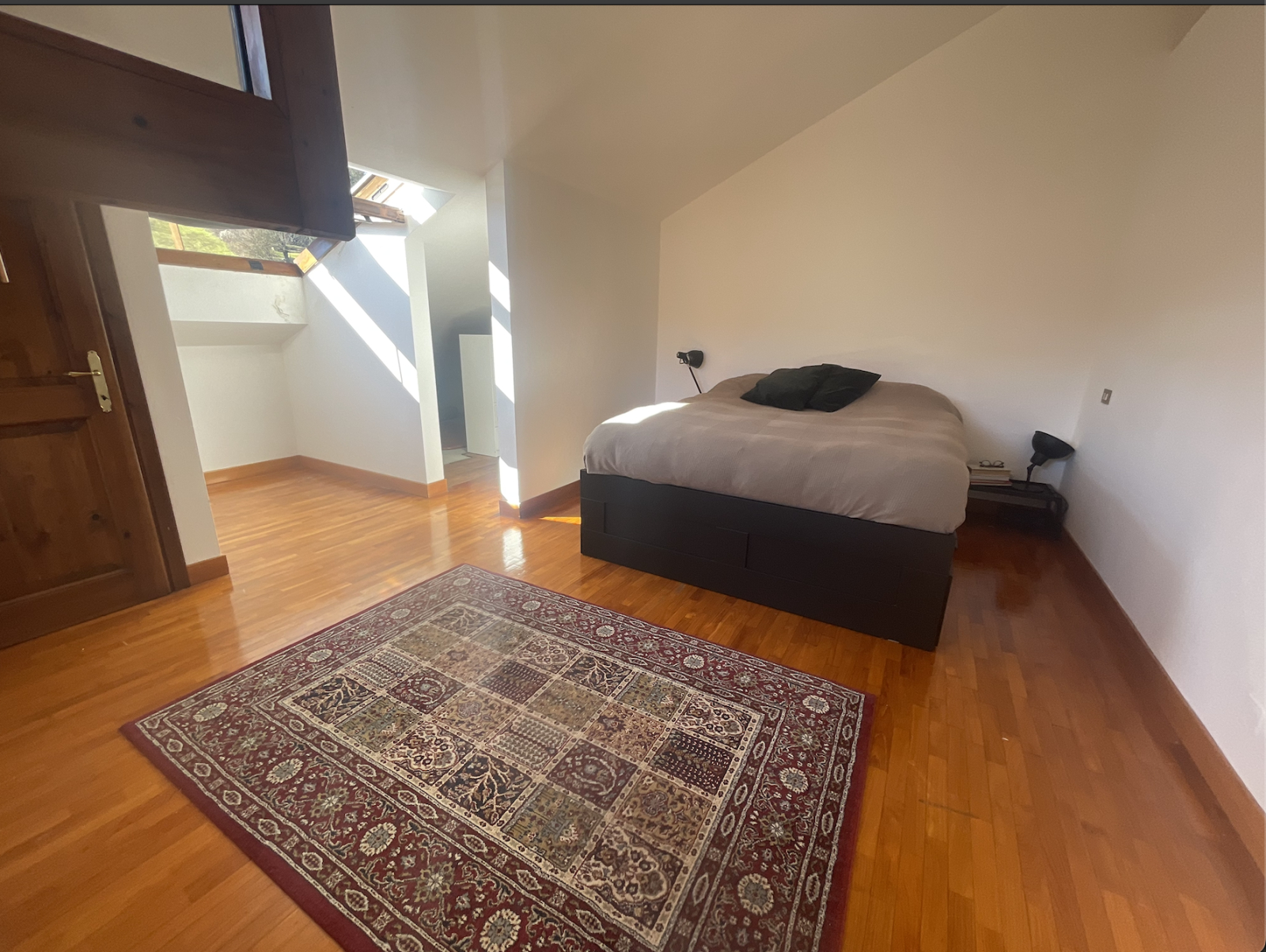 Charming two story apartment in central Italy