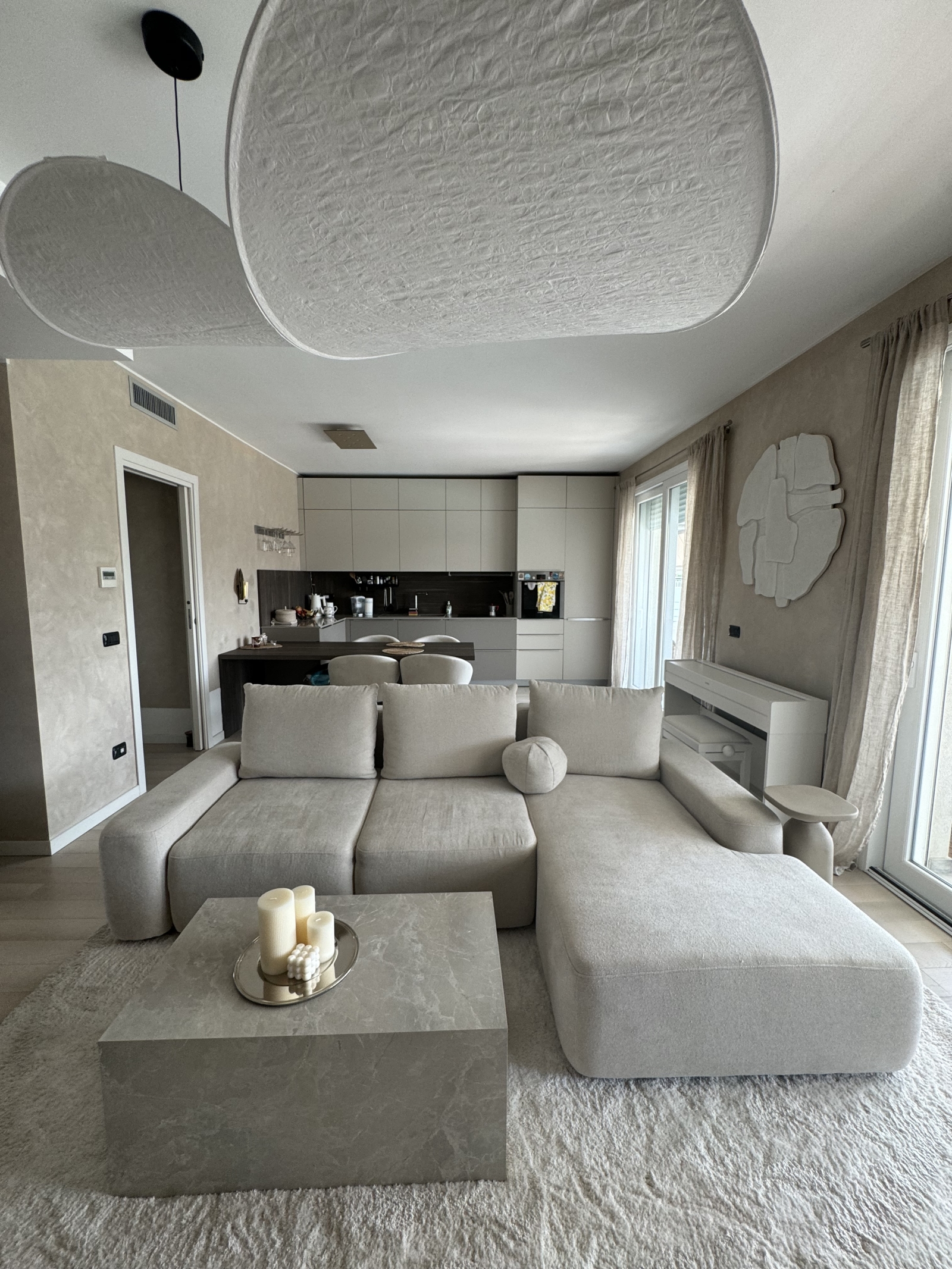 Sirmione apartment with terrace and pool access