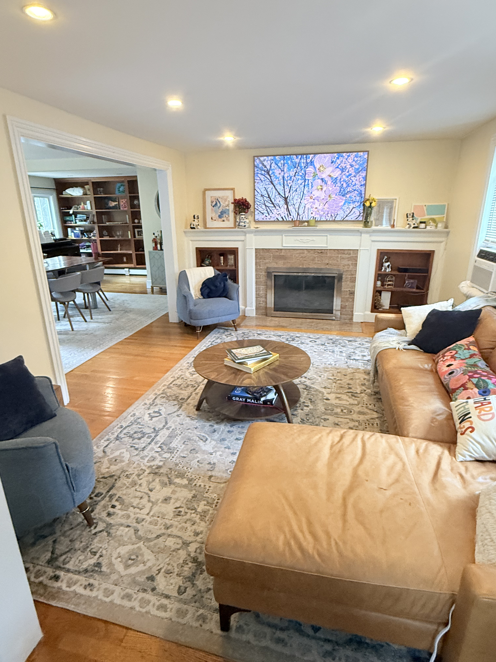 Sunny Boston Family Home Near New England Adventures!
