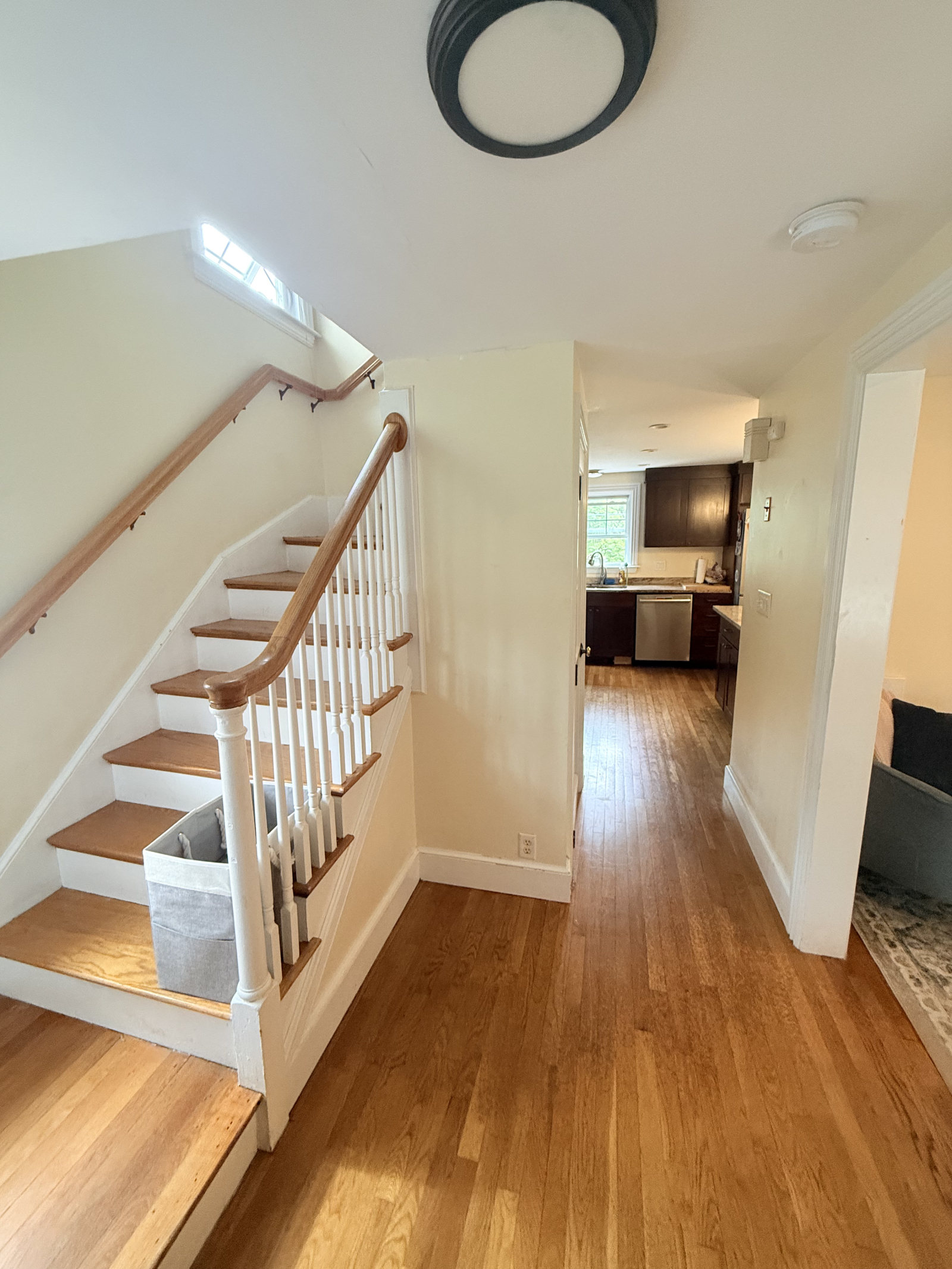 Sunny Boston Family Home Near New England Adventures!