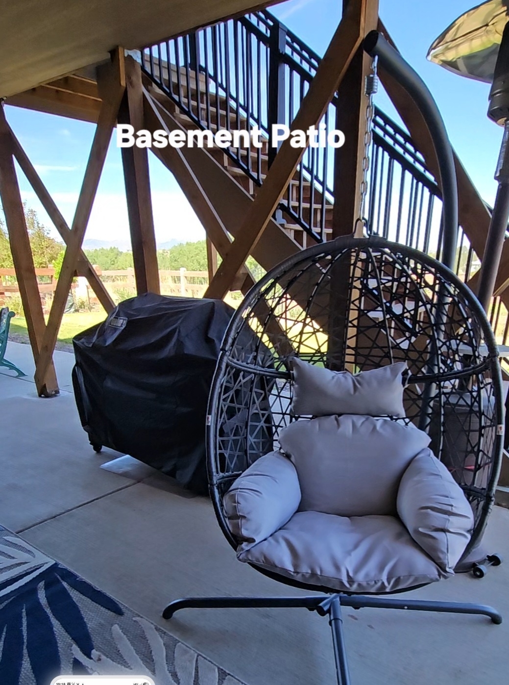 2BD/2BA GRAND sous-sol avec vue sur la montagne et la ville !