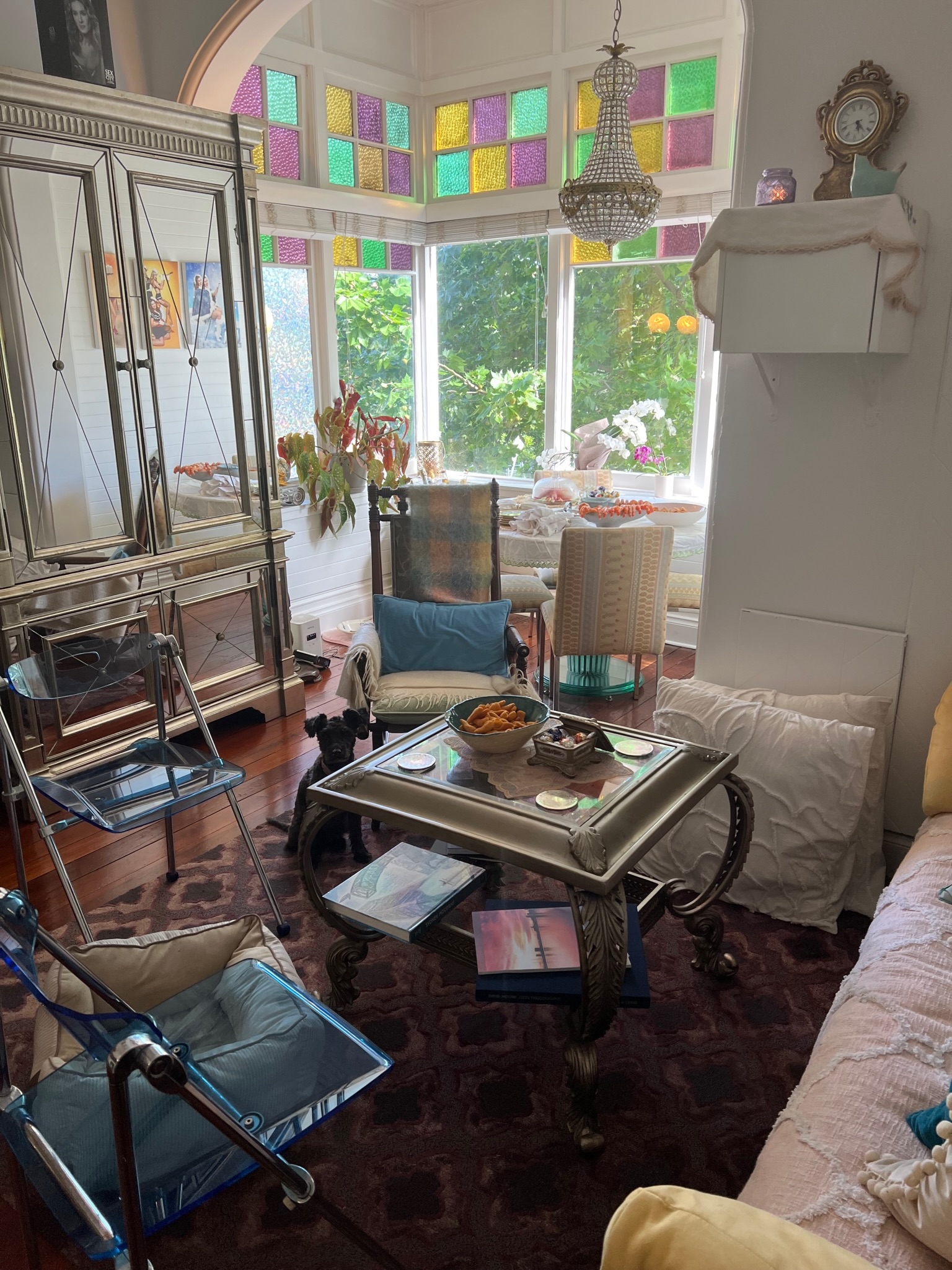 Doce e pequeno boudoir no coração de Kirribilli