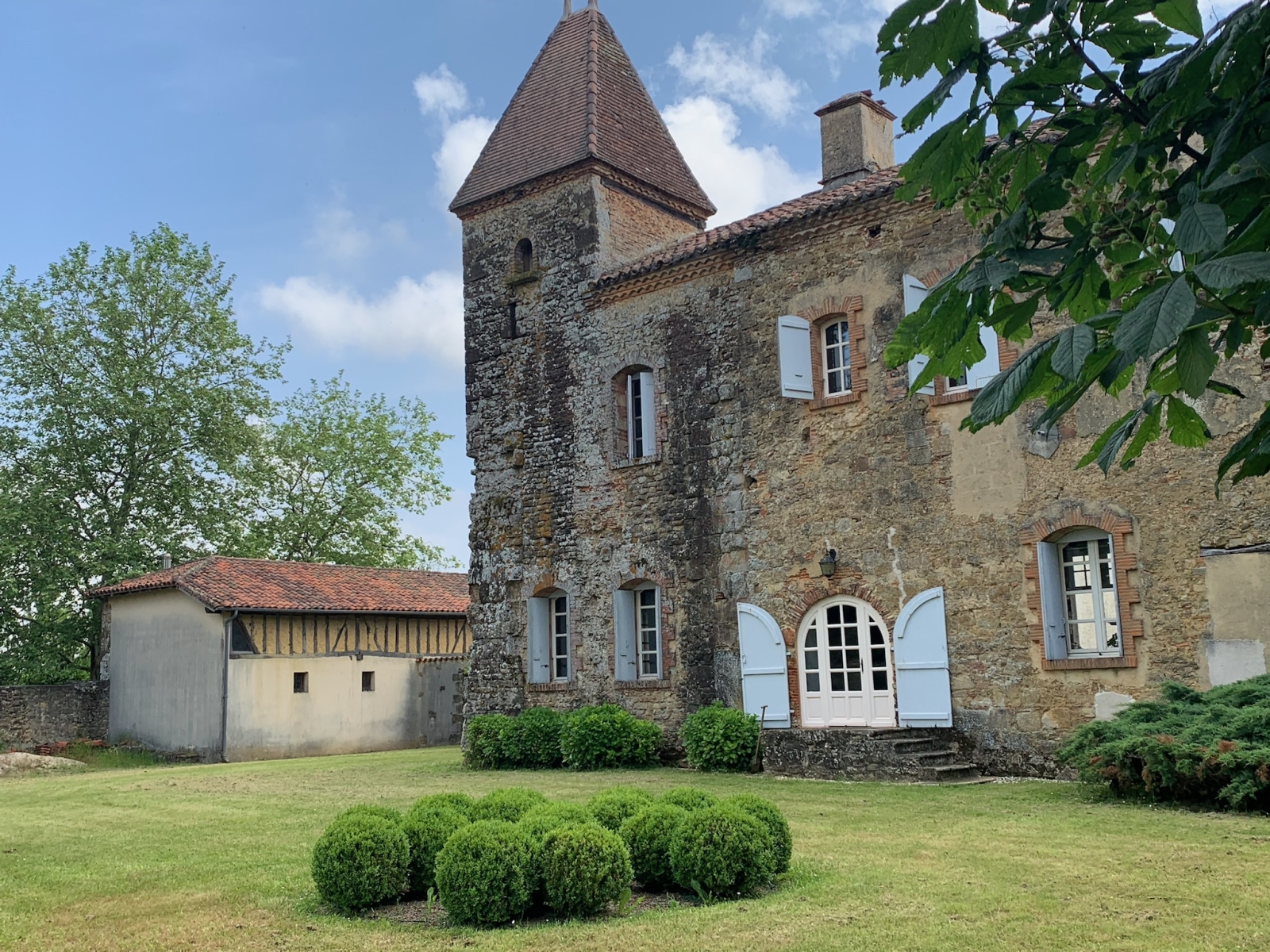 Luxury in Nature. Country Comfort and Historic Charm in the South West of France