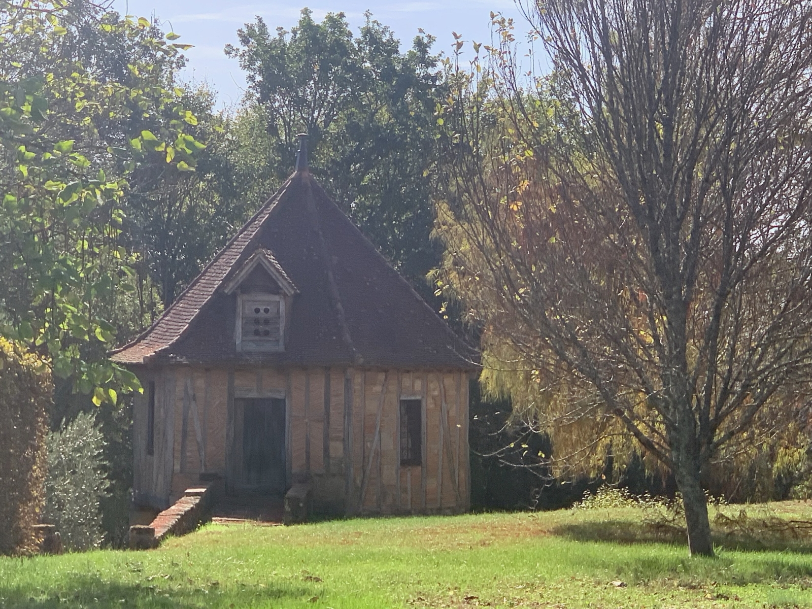 Luxury in Nature. Country Comfort and Historic Charm in the South West of France