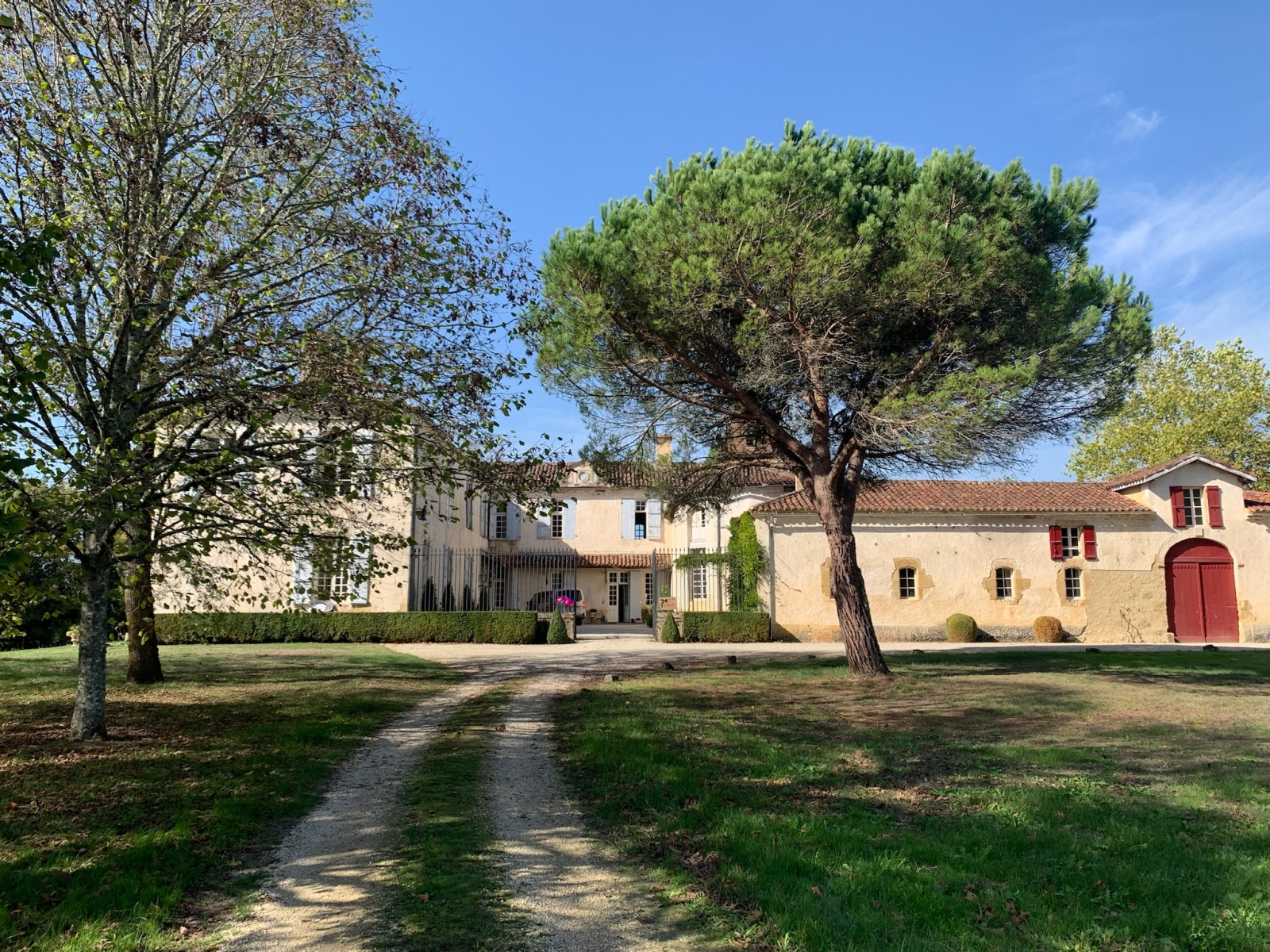 Luxury in Nature. Country Comfort and Historic Charm in the South West of France