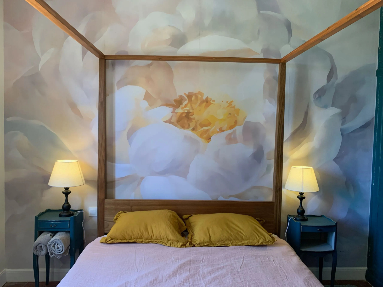 Luxury in Nature. Country Comfort and Historic Charm in the South West of France
