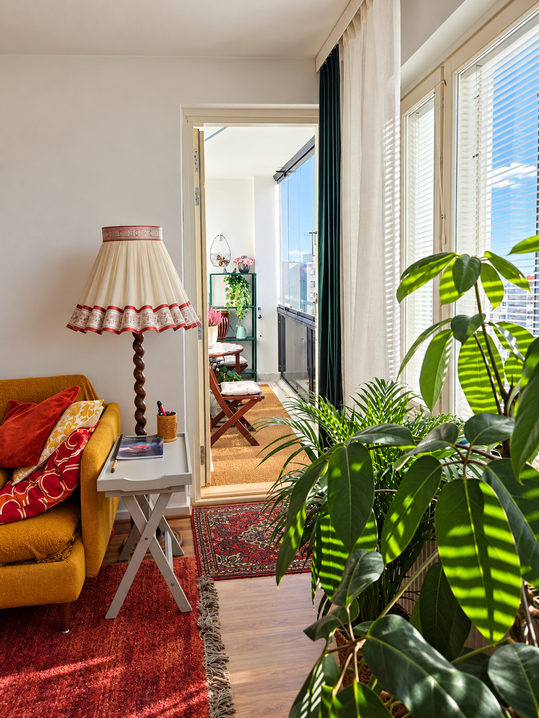 Bright Helsinki apartment with glazed balcony and beautiful views