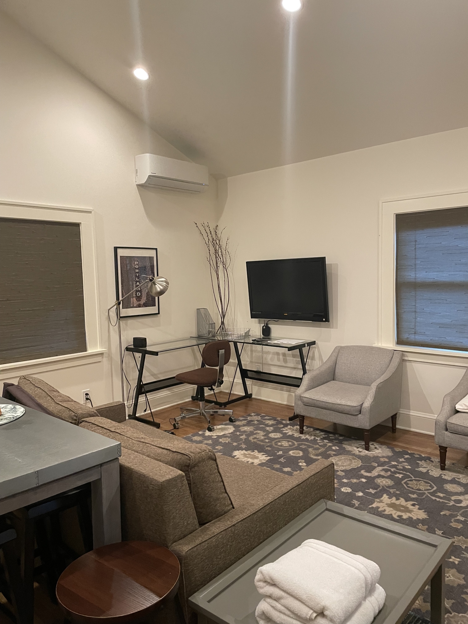 Alberta Arts & Alameda neighborhood urban studio apartment