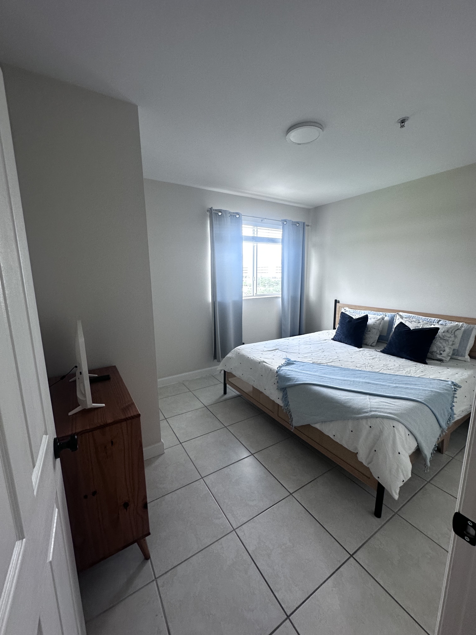 Stylish and Inviting One Bedroom Steps from Coral Gables