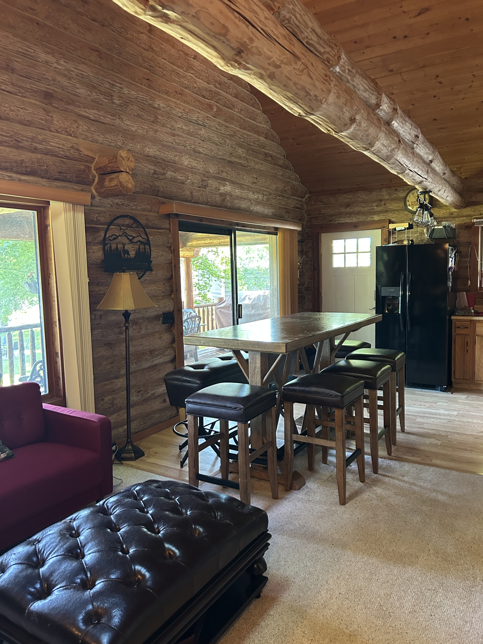Maison en rondins au bord du lac dans le Michigan