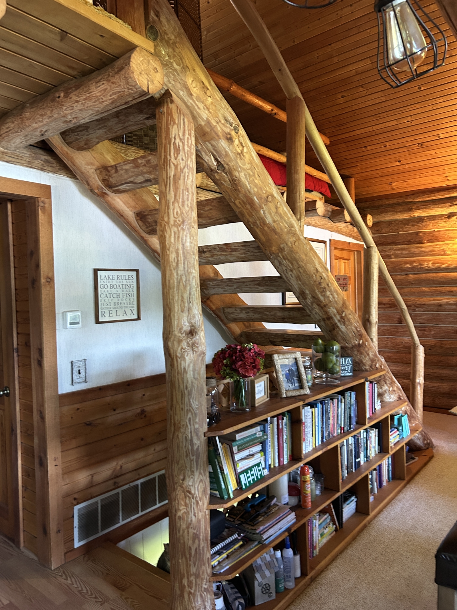 Maison en rondins au bord du lac dans le Michigan