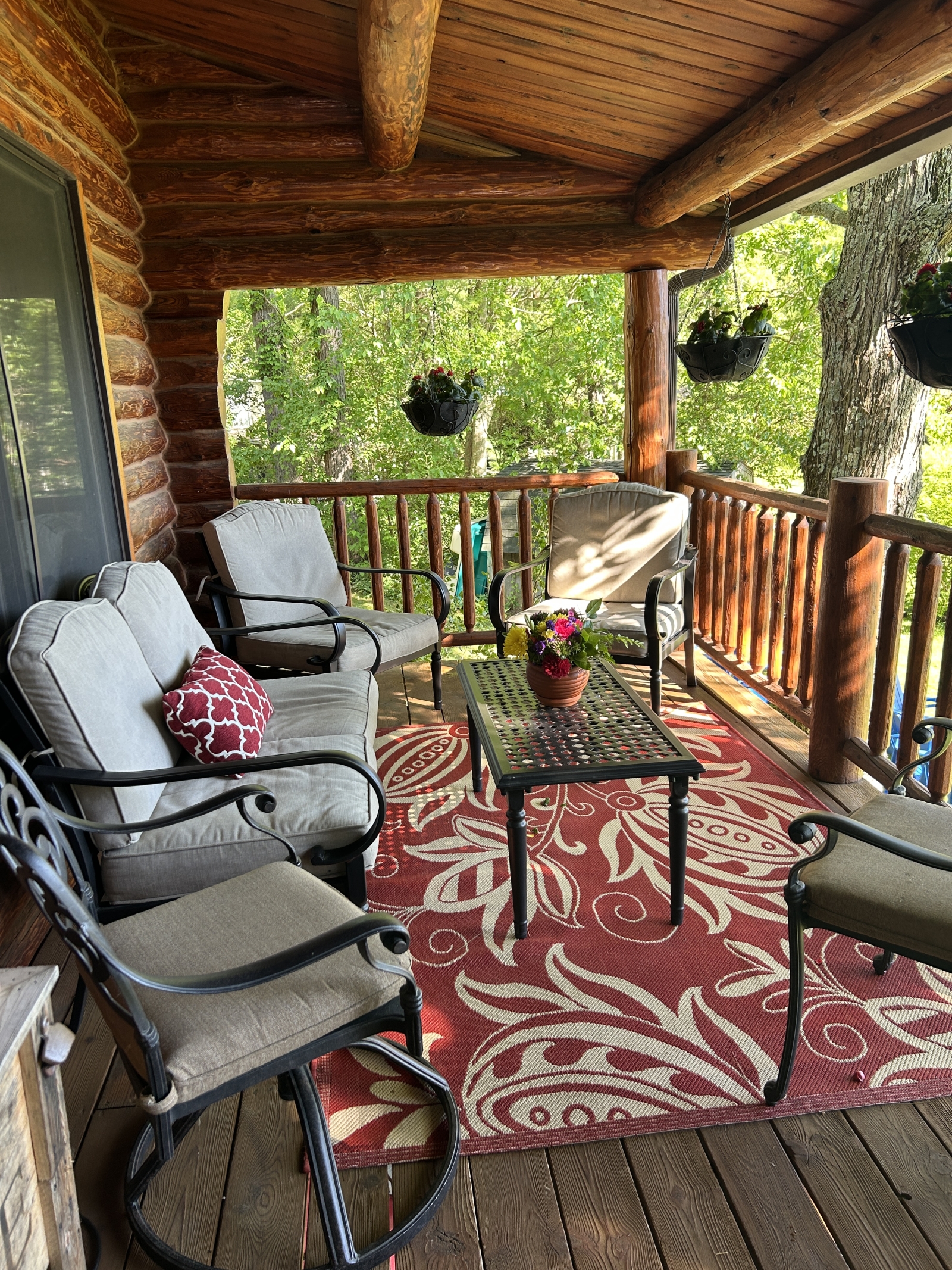 Maison en rondins au bord du lac dans le Michigan