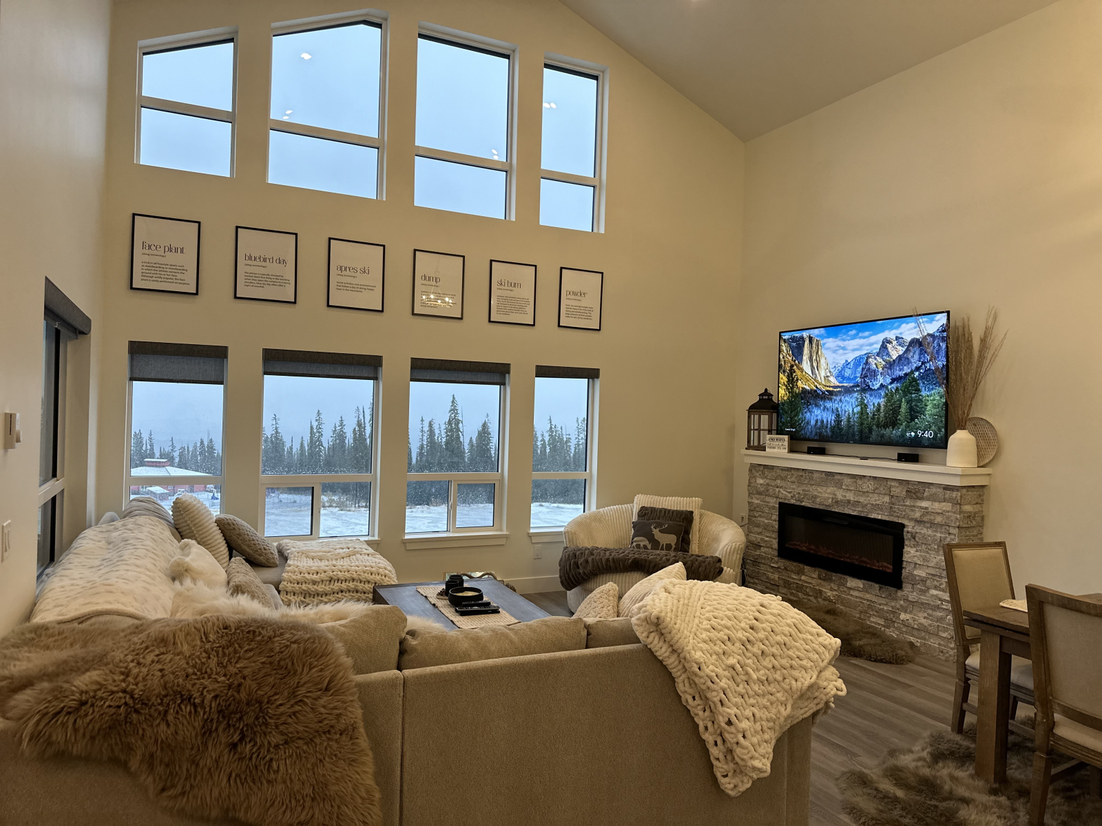 Modern & Cozy 3-Bedroom Ski Chalet | Family-Friendly Big White Getaway