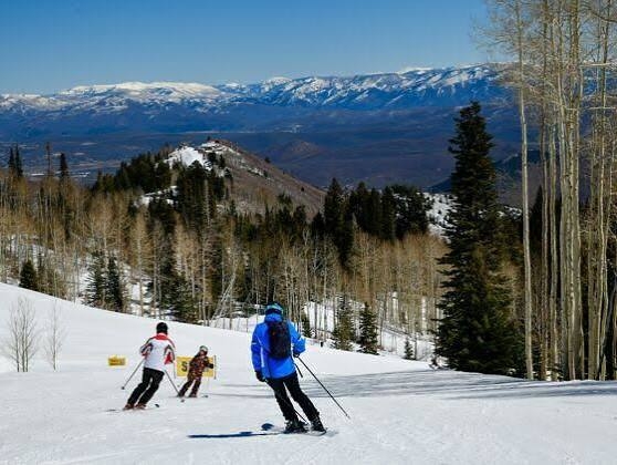 Ski in ski out family retreat condo week 3 January