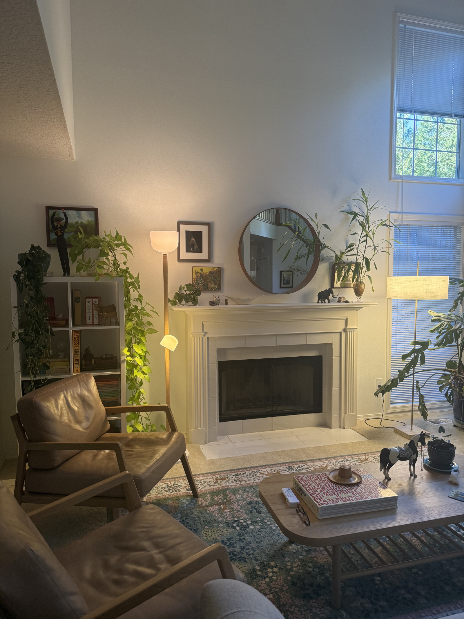 Quiet retreat in the trees, private deck, 15 minutes from the best of Portland