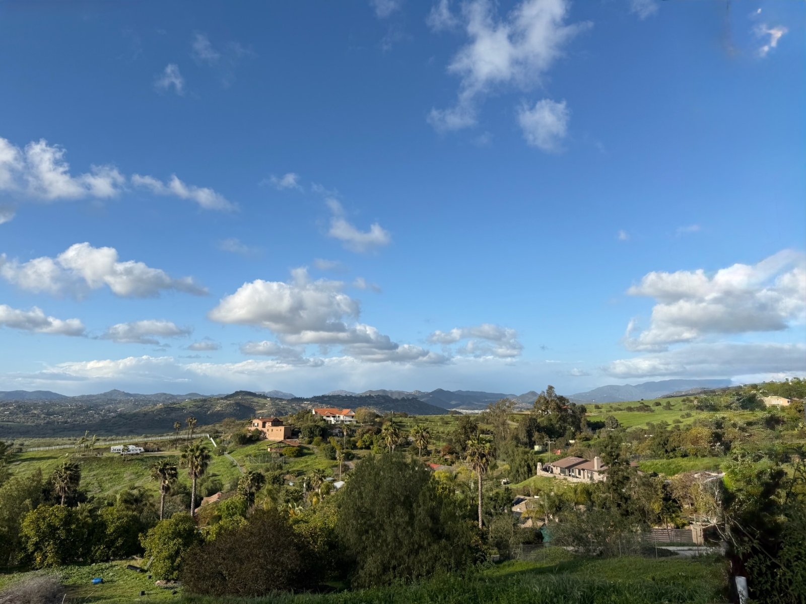 Casa 3 camere con una collina con viste panoramiche sulla valle, 25 min dalle spiagge oceaniche e dalla regione vinicola di Temecula