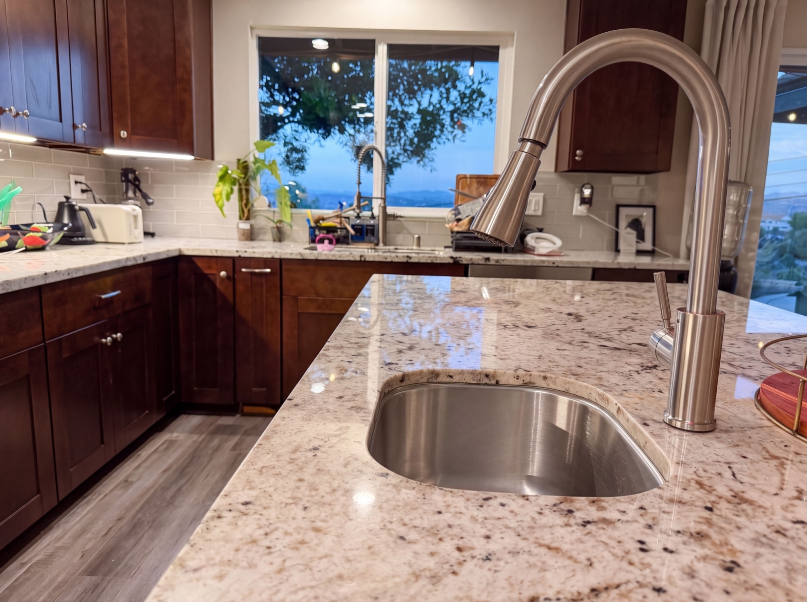 Casa 3 camere con una collina con viste panoramiche sulla valle, 25 min dalle spiagge oceaniche e dalla regione vinicola di Temecula