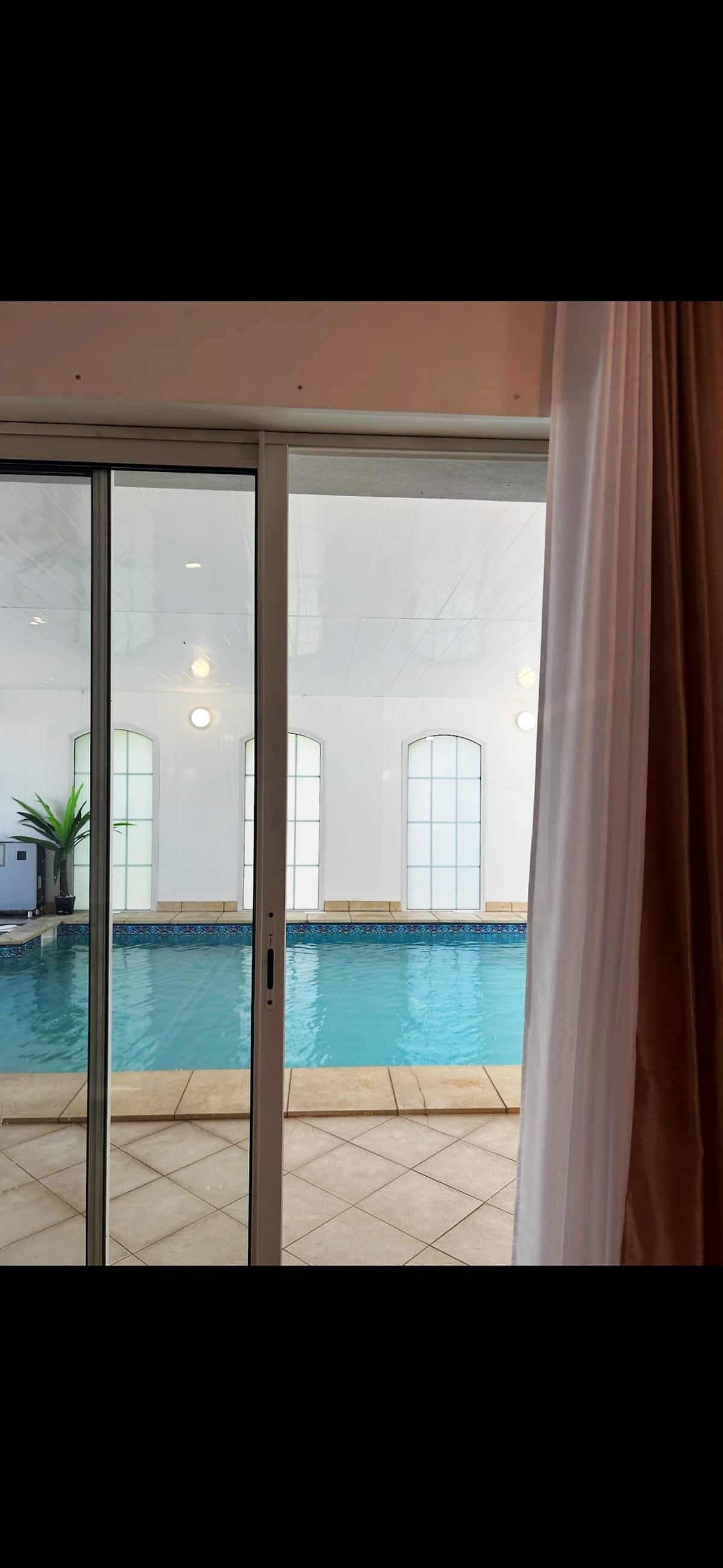 Villa Mandalika — indoor pool & spa, 3,000 m² park, 25 min from Paris & Disney