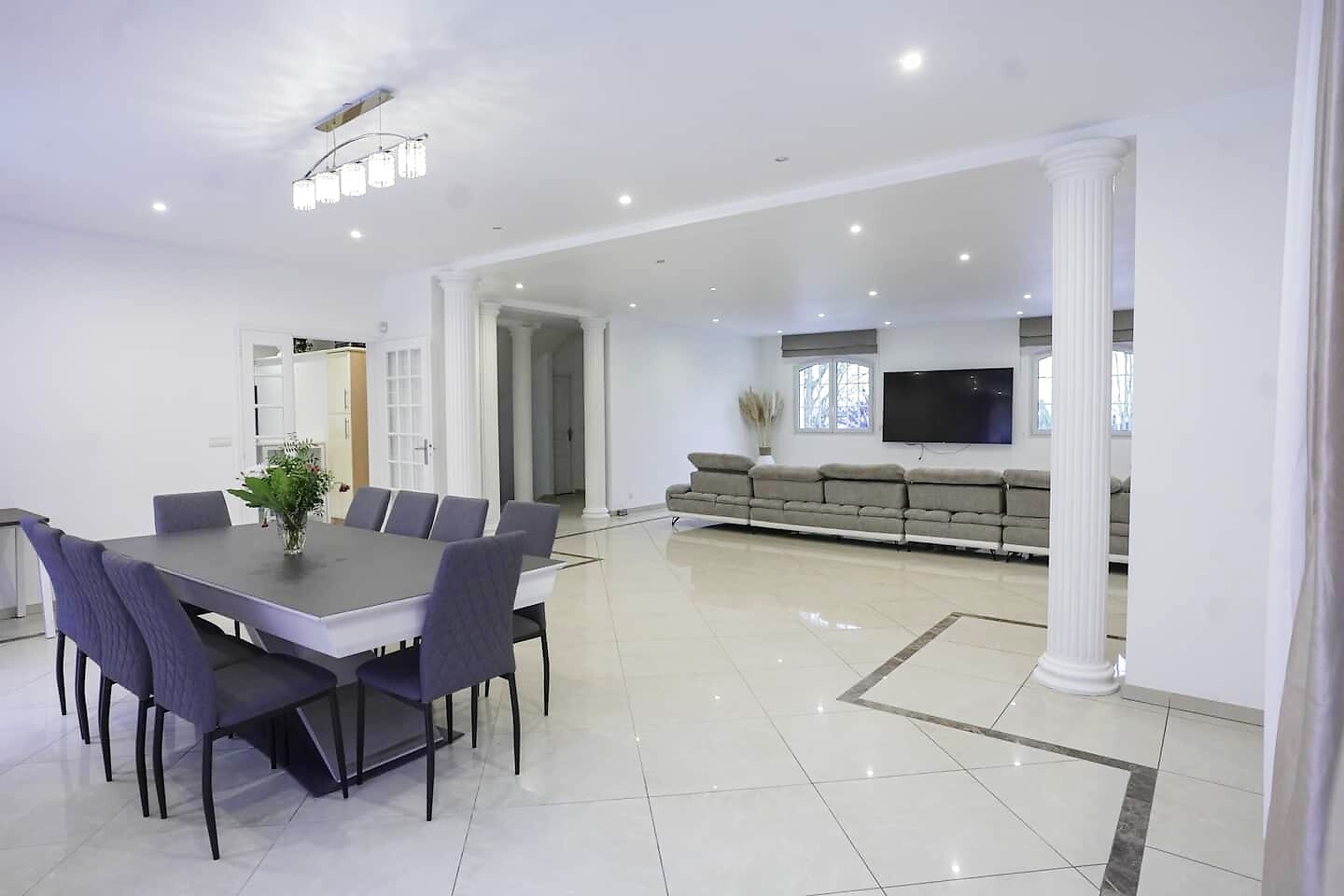 Villa Mandalika — indoor pool & spa, 3,000 m² park, 25 min from Paris & Disney