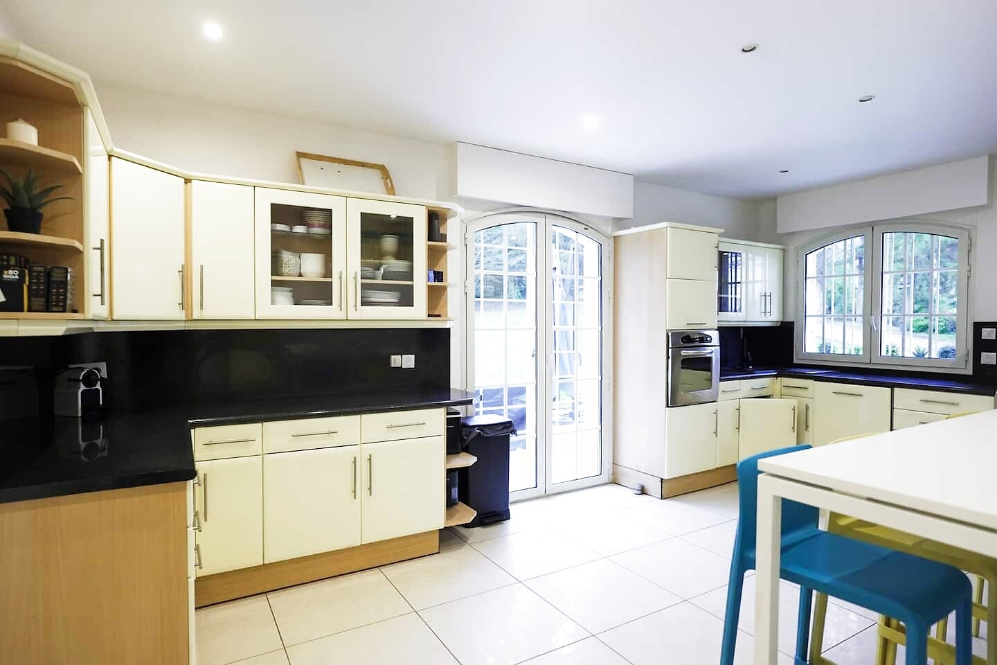 Villa Mandalika — indoor pool & spa, 3,000 m² park, 25 min from Paris & Disney