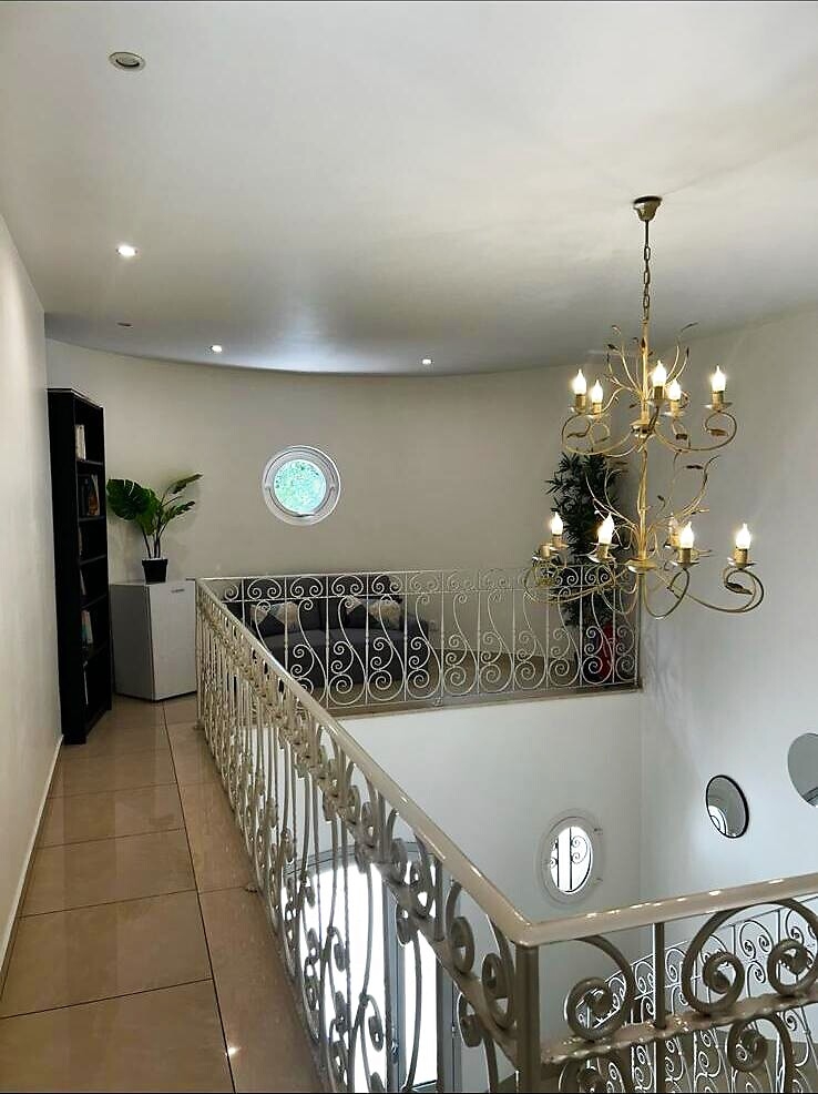 Villa Mandalika — indoor pool & spa, 3,000 m² park, 25 min from Paris & Disney