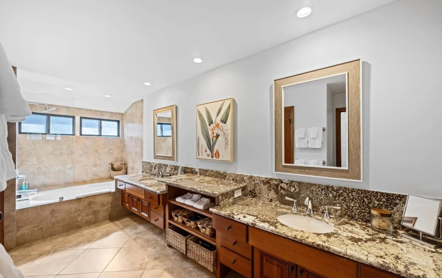 Walk to 4 beaches or just relax on the lanai