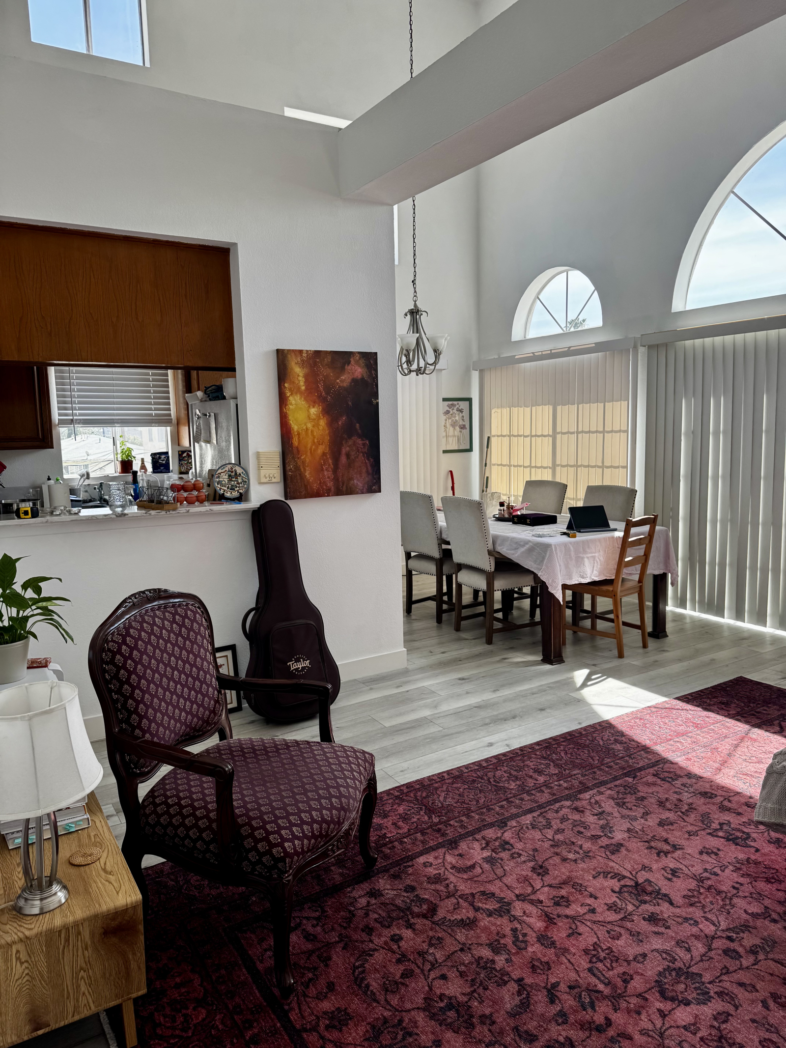 Sunny, künstlerische Wohnung