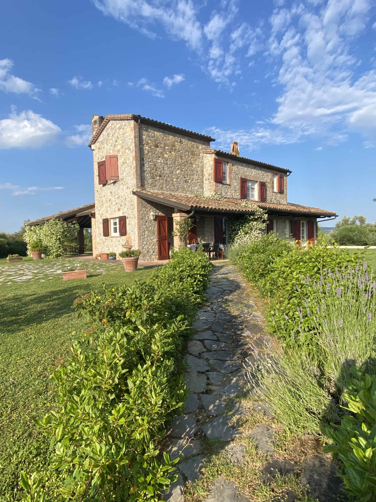 Maison de campagne avec jardin privé et piscine dans le cœur verdoyant de l’Italie