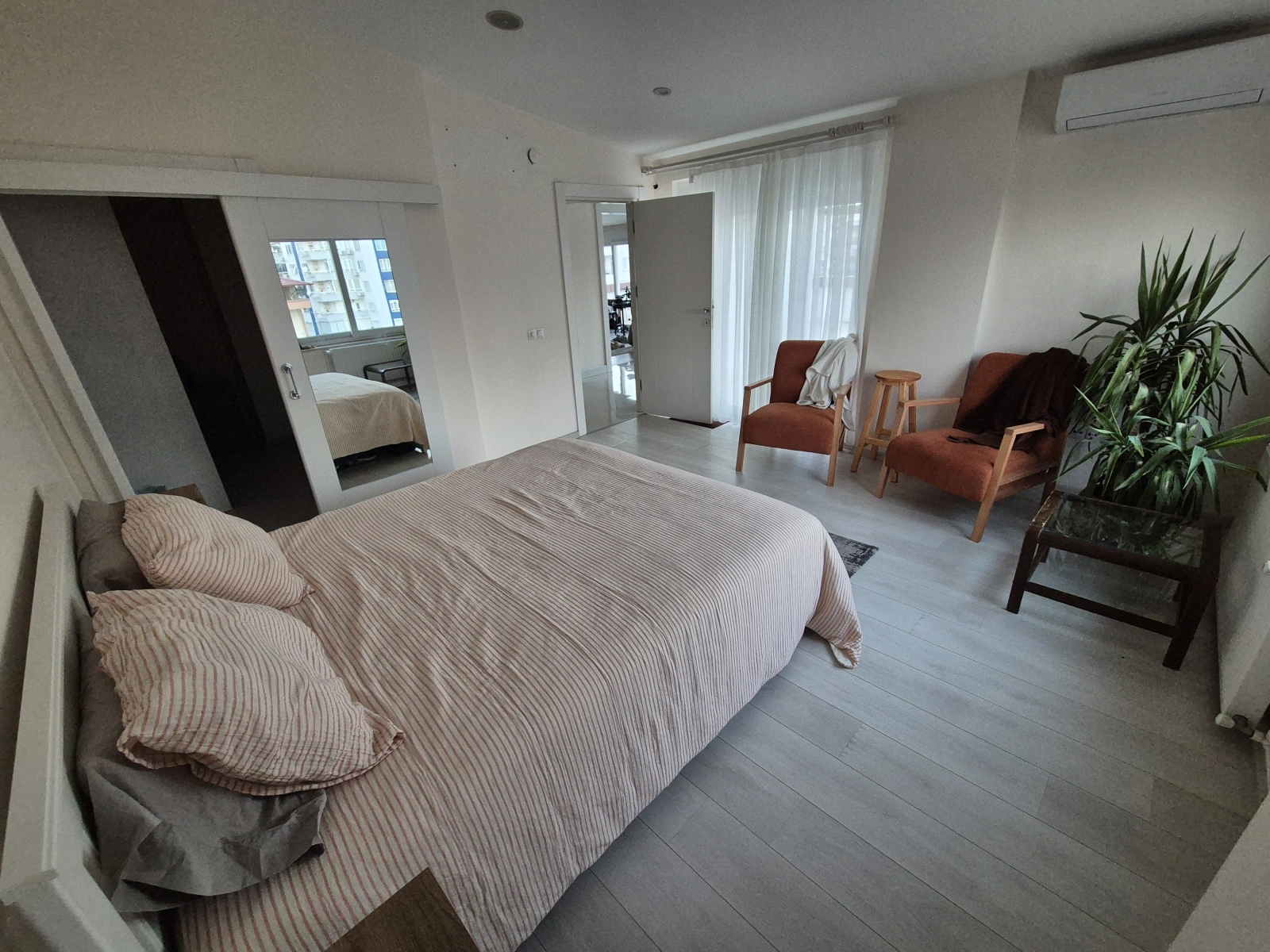 Apartamento grande no terraço de 4 quartos no centro de Antália
