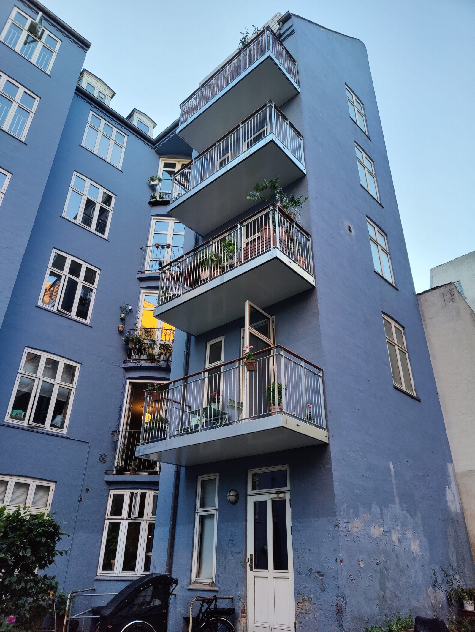 Centro de Copenhague, apartamento espaçoso com varanda perto de absolutamente tudo que você pode sonhar.