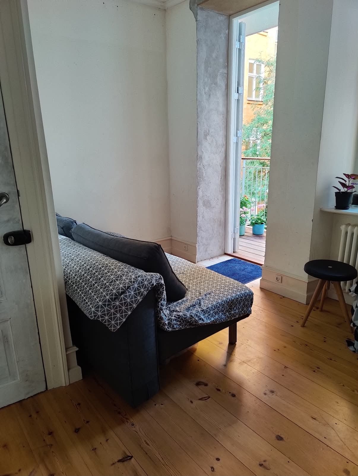 Centro de Copenhague, apartamento espaçoso com varanda perto de absolutamente tudo que você pode sonhar.