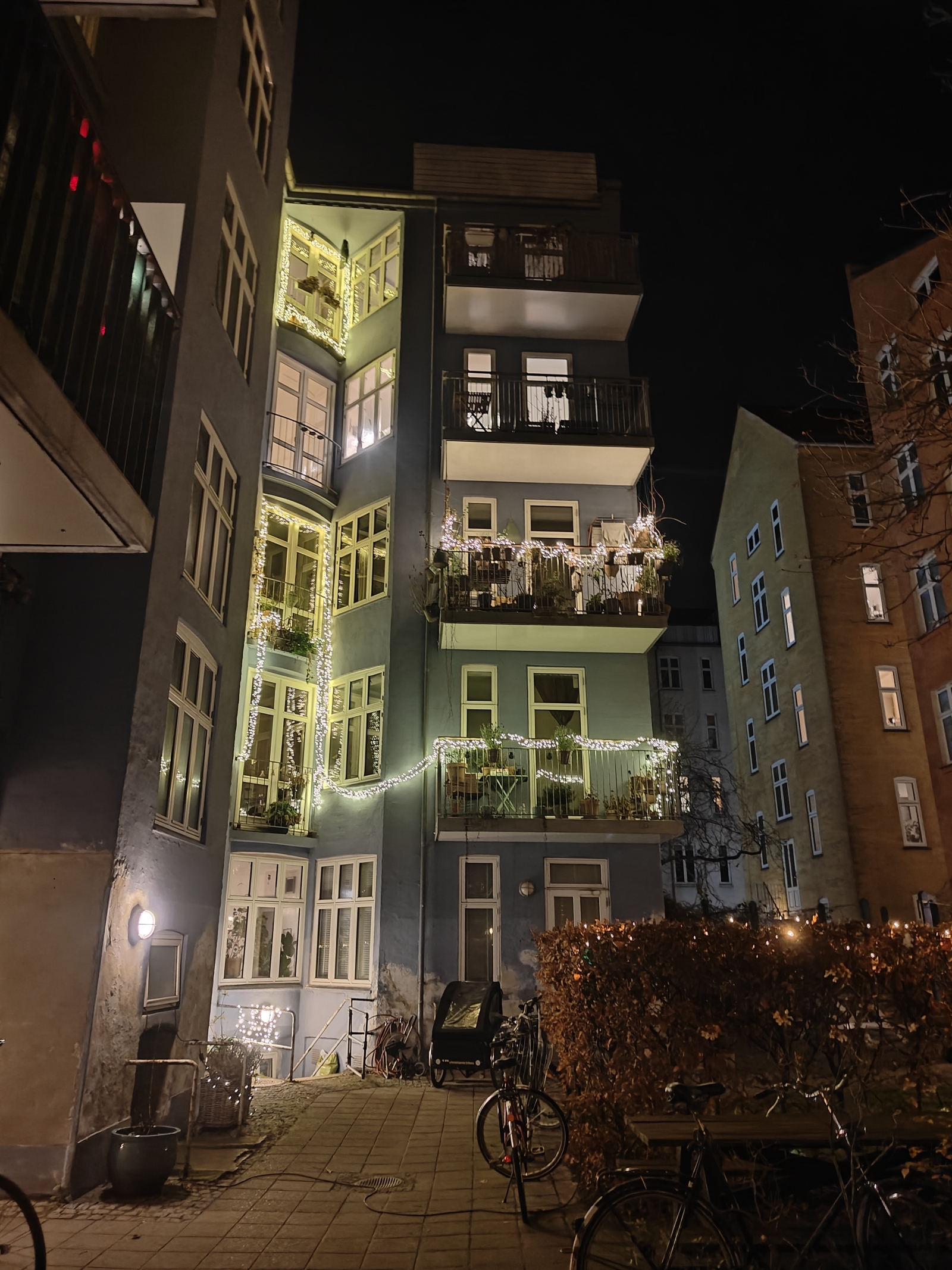 Centro de Copenhague, apartamento espaçoso com varanda perto de absolutamente tudo que você pode sonhar.