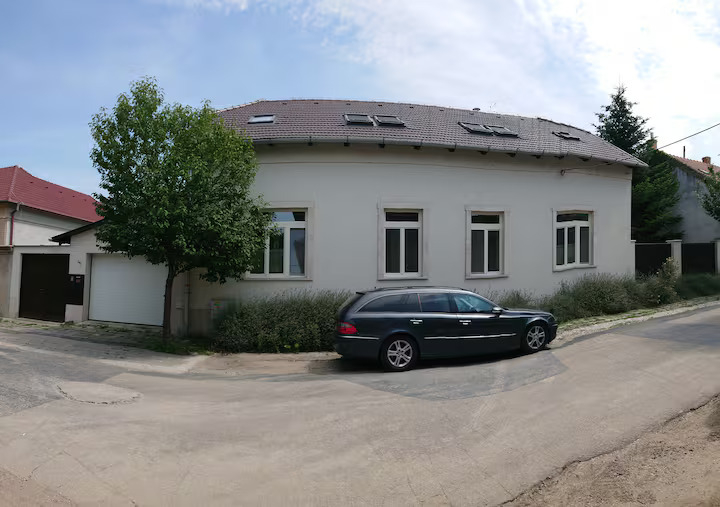 Renoviertes Haus im Zentrum einer Kleinstadt