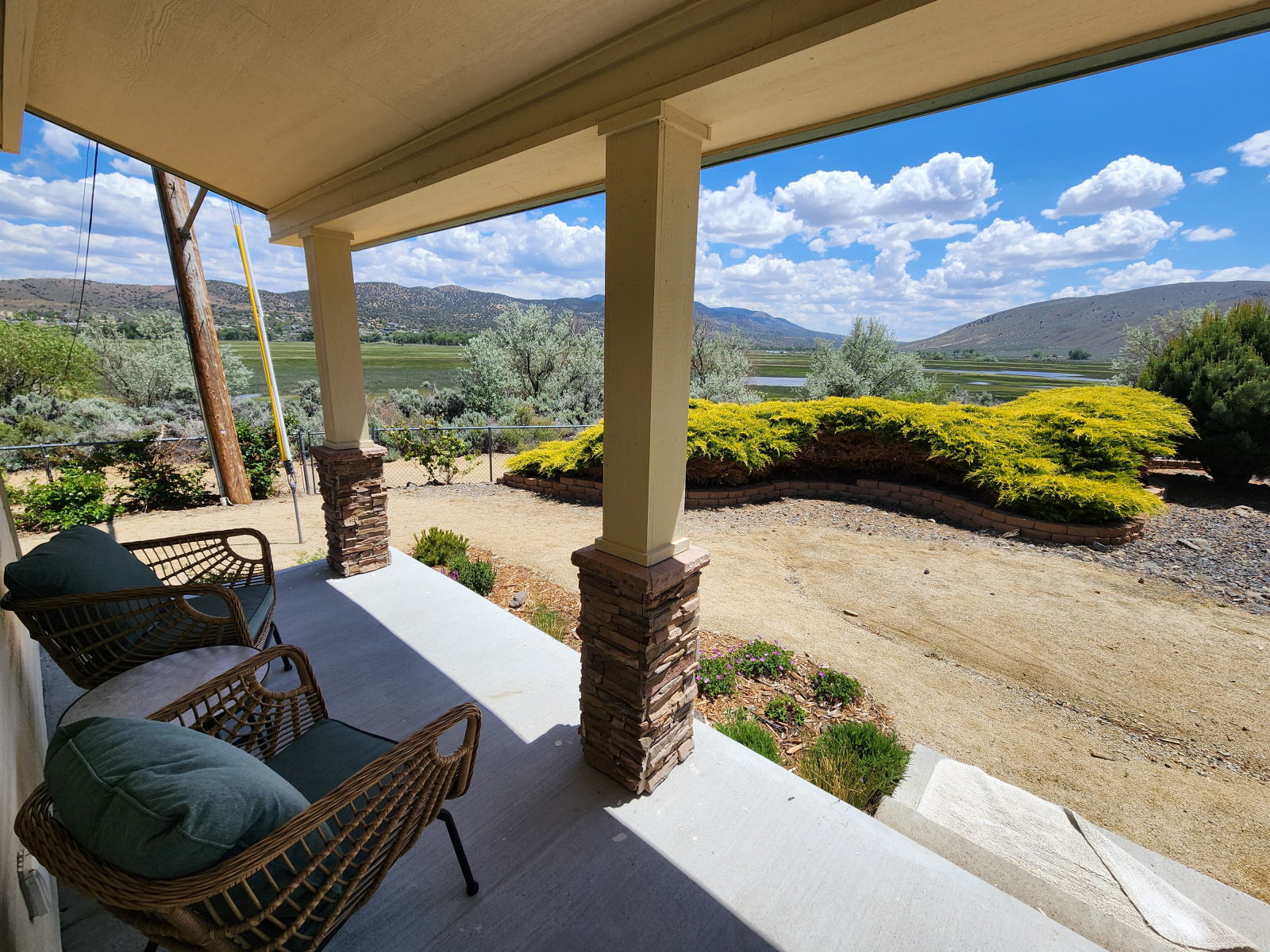 Casita with beautiful meadow views 30 min from Lake Tahoe!